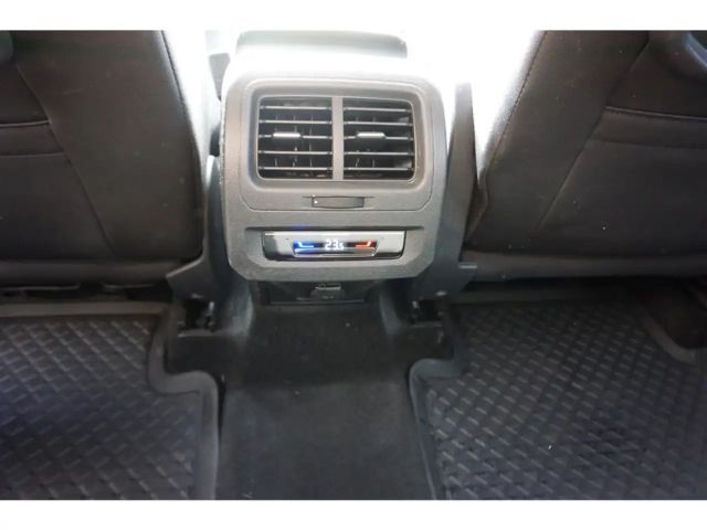 Volkswagen Touran 2.0 TDI DSG R-Line