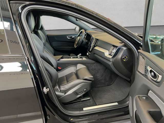 Volvo XC60 Dark Plus