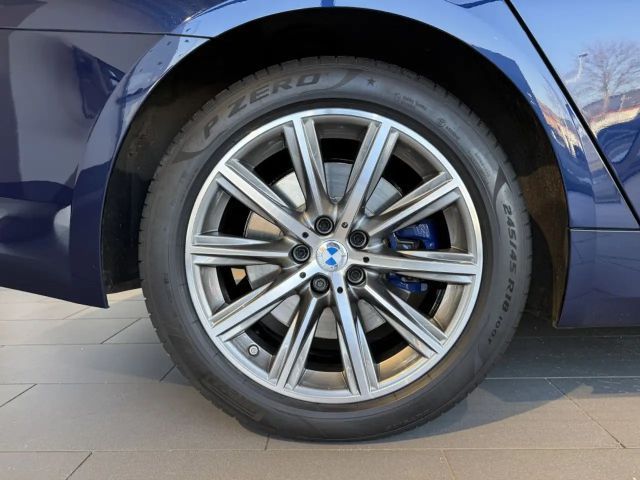 BMW 530 530d Luxury Line Sedan xDrive