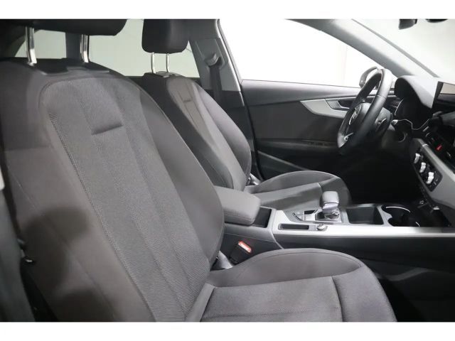Audi A4 35 TDI Avant S-Line