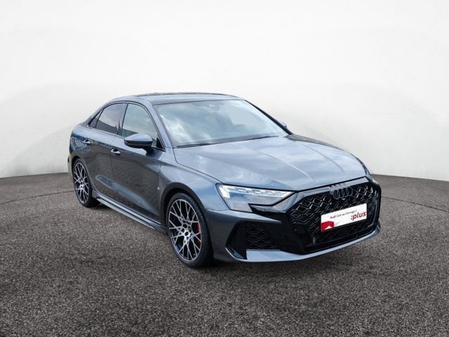Audi RS3 Quattro S-Tronic Sedan