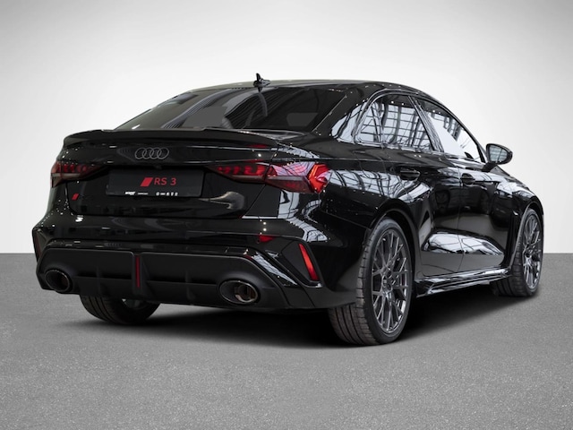 Audi RS3 Quattro S-Tronic Sedan
