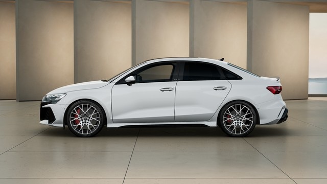 Audi RS3 Quattro S-Tronic Sedan