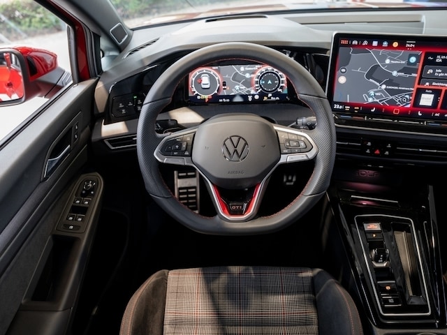 Volkswagen Golf 2.0 TSI DSG