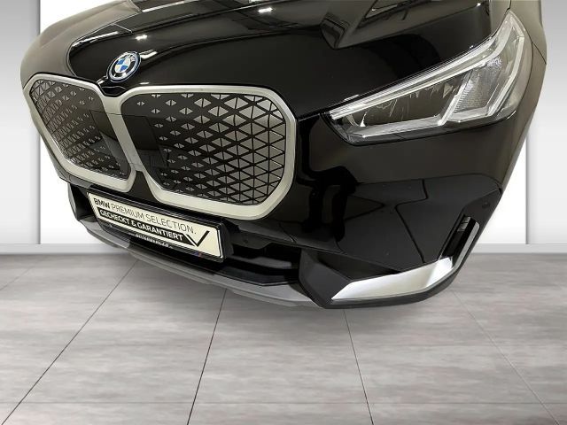 BMW iX1 xDrive30