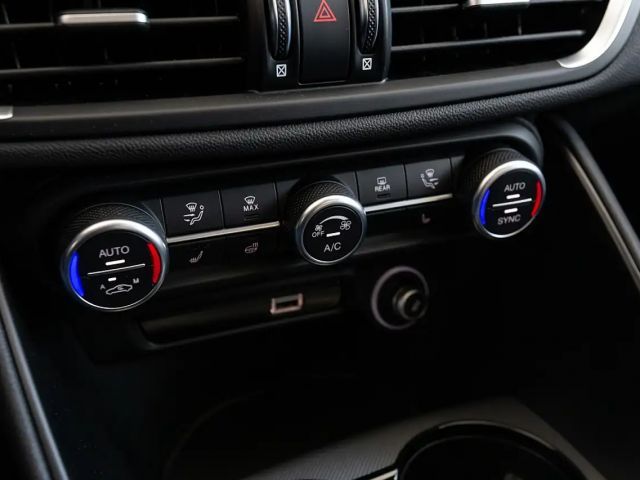 Alfa Romeo Giulia AT8 Q4 Veloce