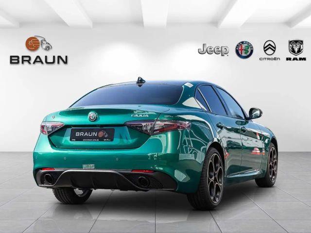 Alfa Romeo Giulia AT8 Q4