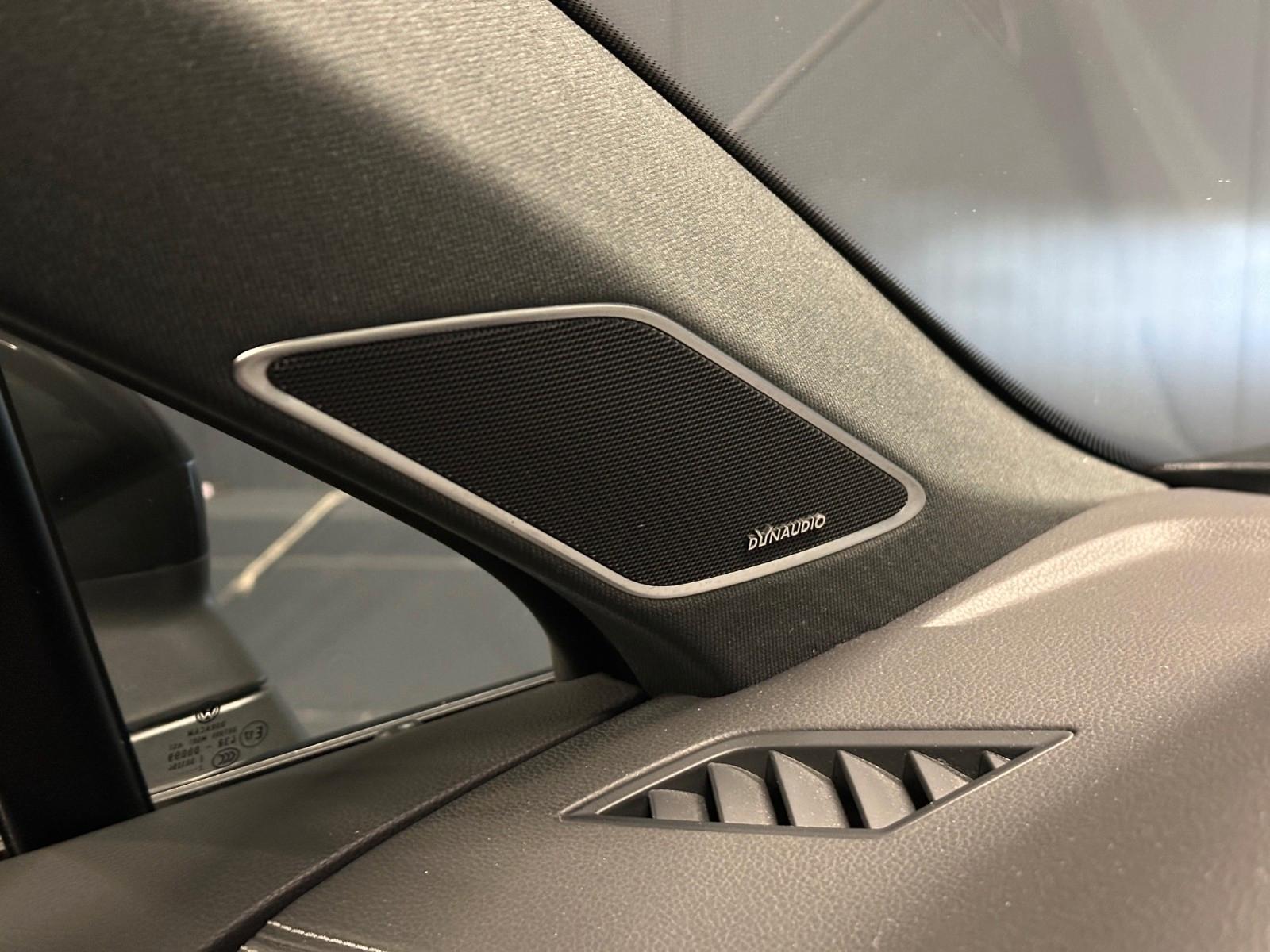 Volkswagen Touareg 4Motion R-Line Style