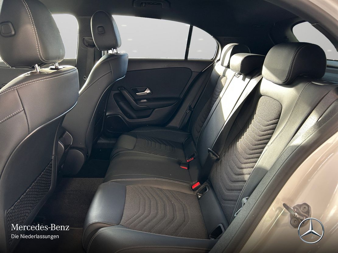 Mercedes-Benz A 180 A 180 d Style