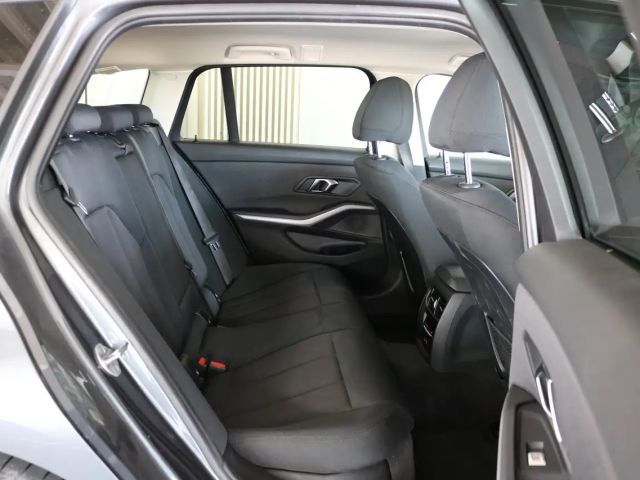 BMW 320 320i Touring