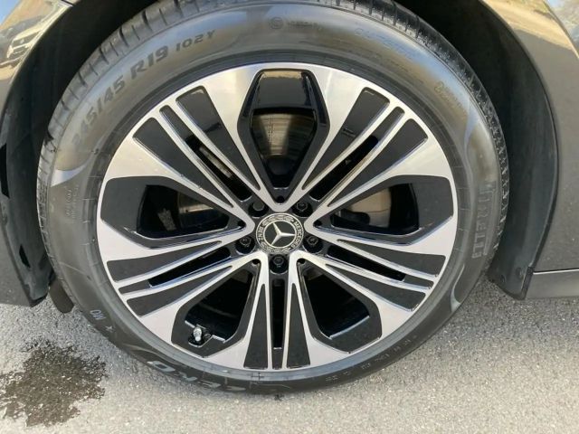 Mercedes-Benz E 200 AVANTGARDE E 200 d Estate