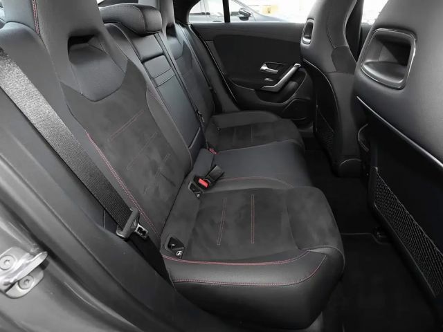 Mercedes-Benz CLA 180 AMG Line Coupé