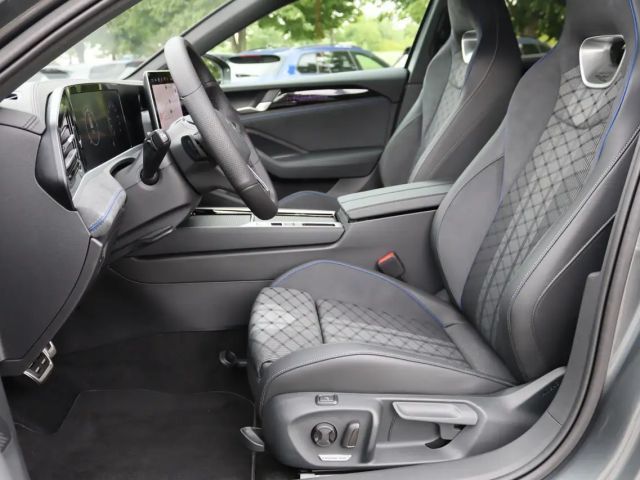 Volkswagen Passat R-Line Style Variant