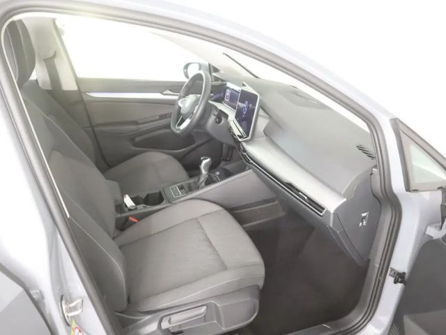 Volkswagen Golf Life Variant