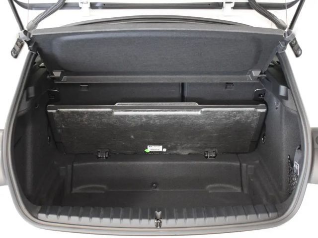 BMW 118 118i Sedan Sport Line