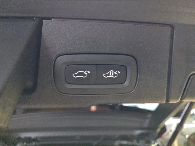 Volvo XC60 AWD Dark Plus Recharge T6