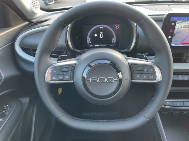 Fiat 600e +CARPLAY+KAMERA+TOTWINKEL+SITZH+KEYLESS+KLIMAAUTO+
