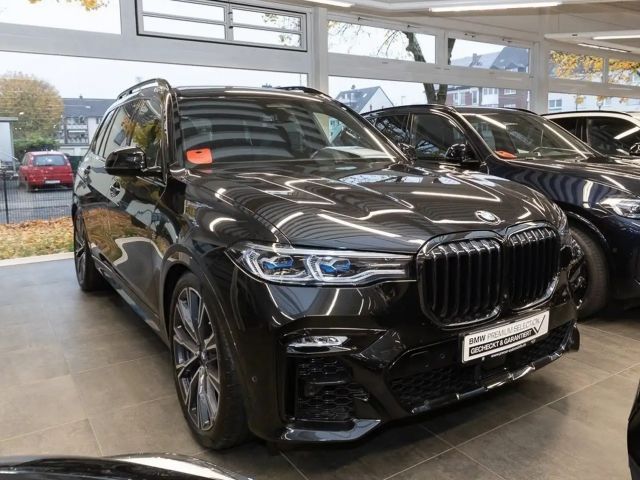 BMW X7 M50i