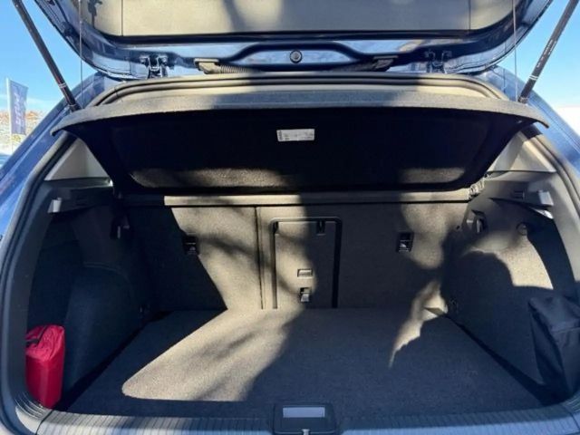 Volkswagen Golf 1.5 eTSI DSG Golf VIII Life