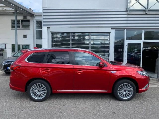 Mitsubishi Outlander 4WD PHEV