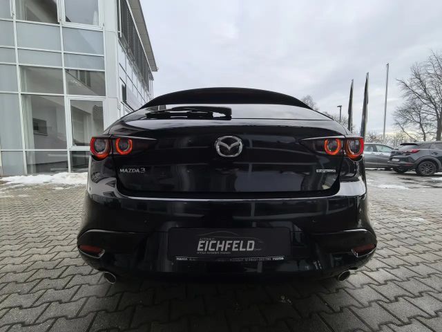 Mazda 3 2.5L SkyActiv Takumi e-Skyactiv