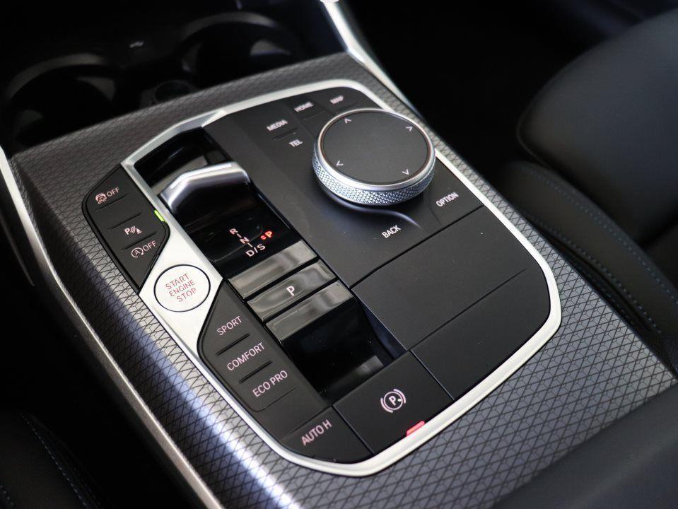 BMW 330 330i Sedan xDrive