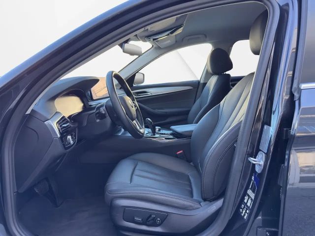 BMW 520 *** ALLRAD *** STANDHEIZUNG *** NP 74.500 *** -49%