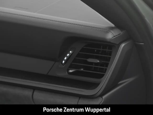 Porsche 992 Cabrio Carrera GTS