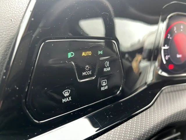 Volkswagen Golf 1.5 TSI R-Line