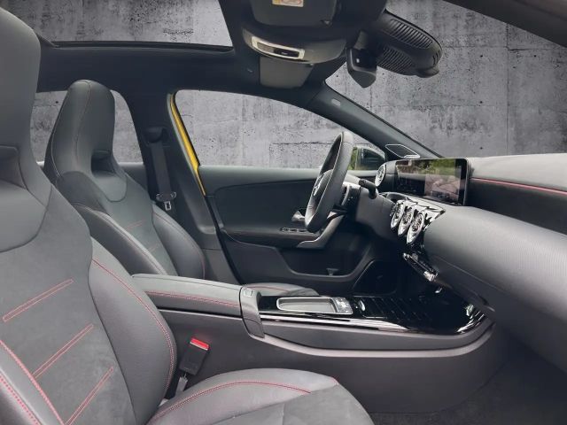 Mercedes-Benz A 200 AMG Line