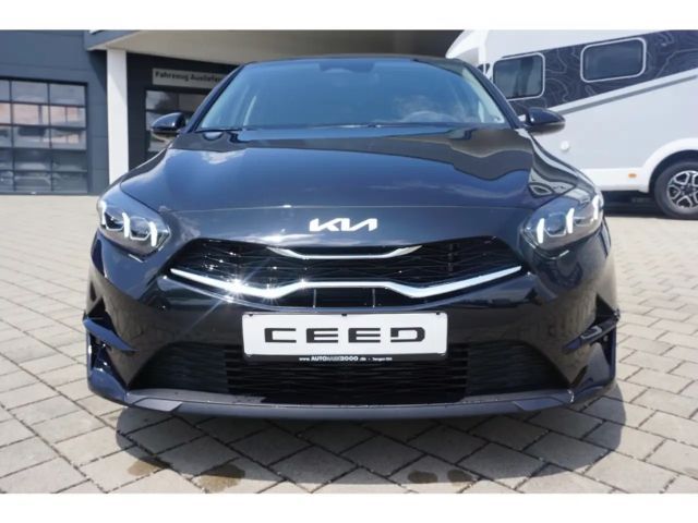 Kia Ceed 1.0T 100 Ultimate Edition Navi Kamera Indukt. 17''