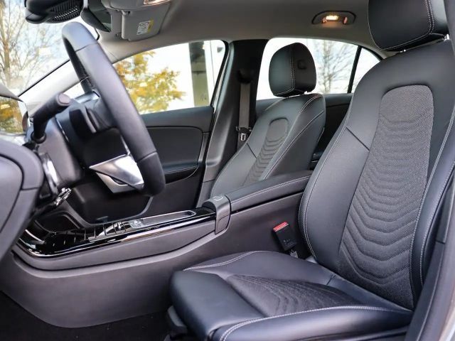 Mercedes-Benz A 200 ProgressiveAdvanced/LED/Kamera/MBUX/Winter