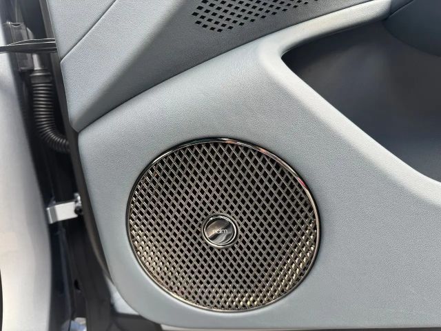 Bentley Flying Spur Hybrid V8