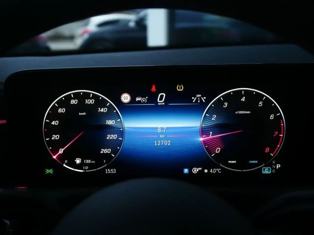 Mercedes-Benz CLA 200 AMG Line Sedan