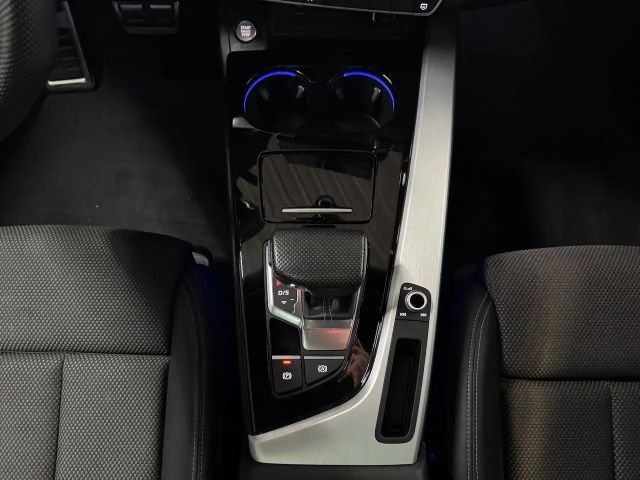 Audi A4 40 TDI Avant S-Line