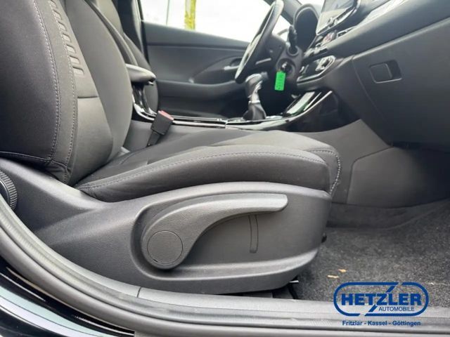 Hyundai i30 Advantage Hybrid T-GDi