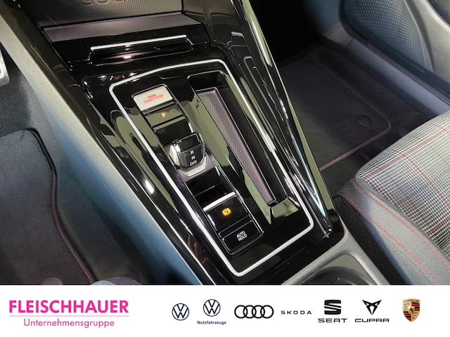 Volkswagen Golf 2.0 TSI Golf VIII