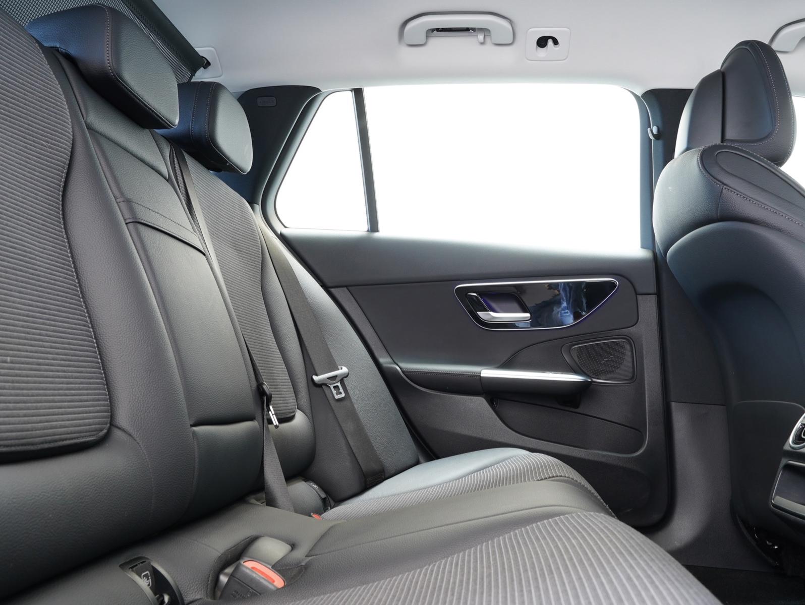 Mercedes-Benz C 200 AVANTGARDE C 200 d Estate