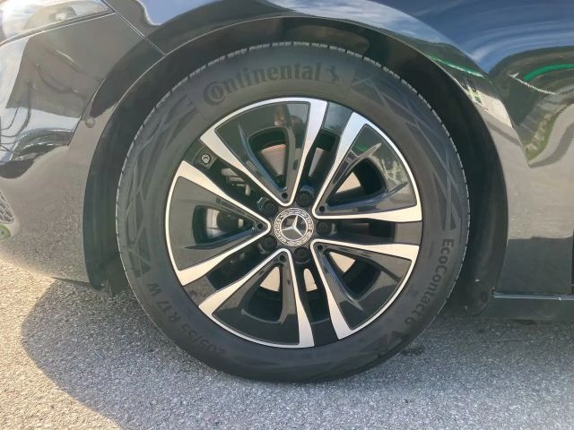 Mercedes-Benz A 180 A 180 d