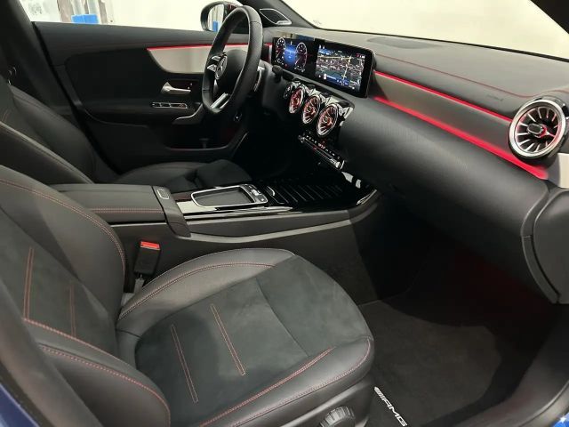 Mercedes-Benz CLA 200 AMG Line Coupé Premium