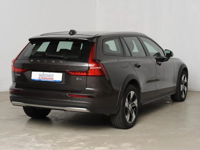 Volvo V60 Cross Country AWD Plus