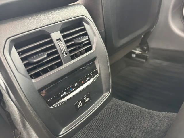 BMW 320 320d M-Sport Sedan xDrive