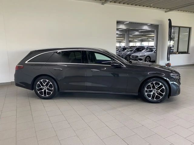 Mercedes-Benz E 200 AVANTGARDE Estate
