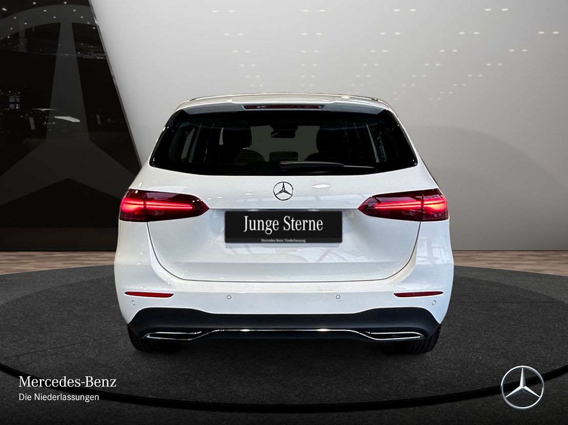 Mercedes-Benz B 200 Sedan