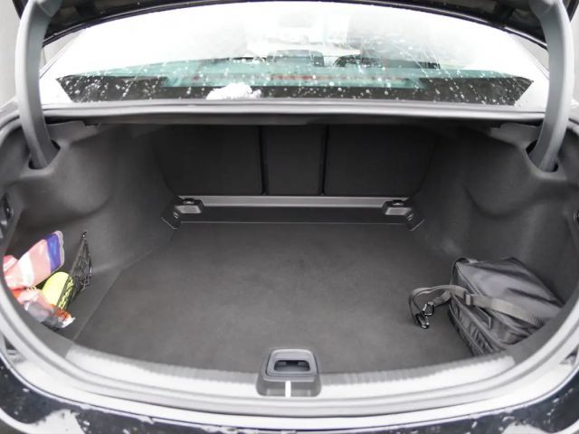 Mercedes-Benz C 180 Sedan