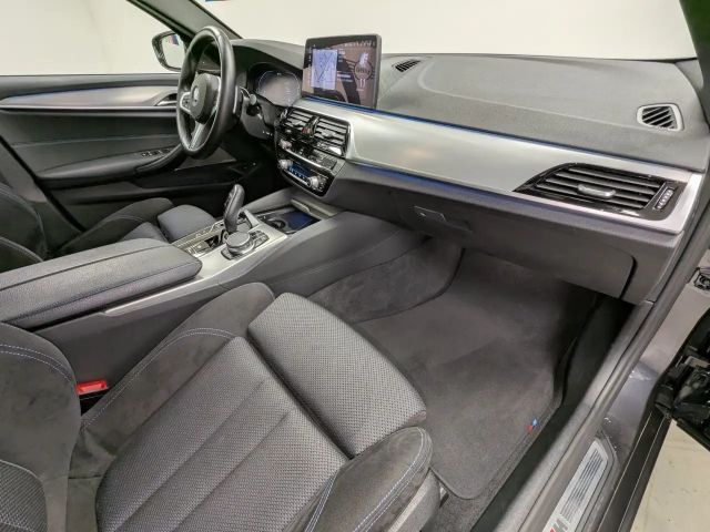 BMW 530 530e M-Sport Sedan xDrive