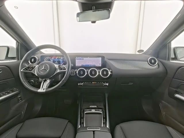 Mercedes-Benz B 200 Progressive Sedan