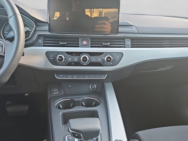 Audi A4 40 TFSI Avant S-Tronic