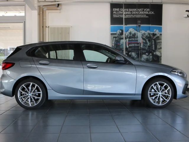 BMW 120 120i Sedan