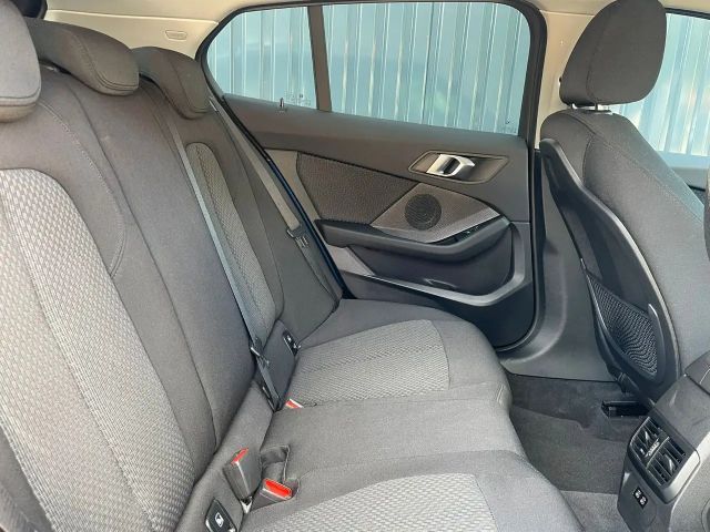 BMW 116 116i 5-deurs Sedan